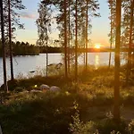 Ulvontaehti - Moderni Moekki Jaerven Rannalla