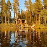 Villa Ulvontaehti - Moderni Moekki Jaerven Rannalla