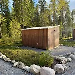 Villa Ulvontaehti - Moderni Moekki Jaerven Rannalla