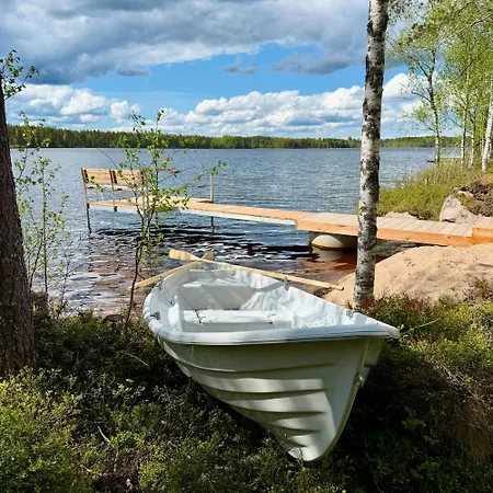 别墅 Ulvontaehti - Moderni Moekki Jaerven Rannalla