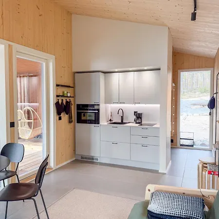 Villa Ulvontaehti - Moderni Moekki Jaerven Rannalla *