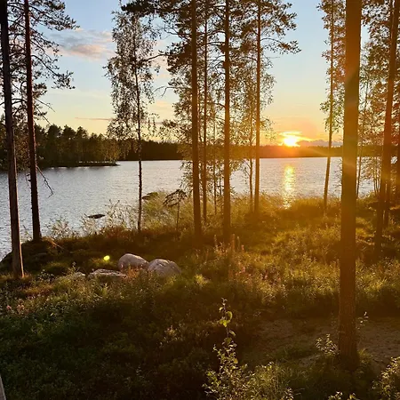 Ulvontaehti - Moderni Moekki Jaerven Rannalla