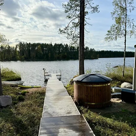 Ulvontaehti - Moderni Moekki Jaerven Rannalla *