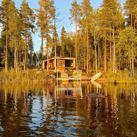 别墅 Ulvontaehti - Moderni Moekki Jaerven Rannalla