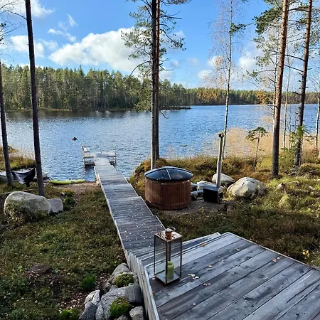 别墅 Ulvontaehti - Moderni Moekki Jaerven Rannalla Ulvo